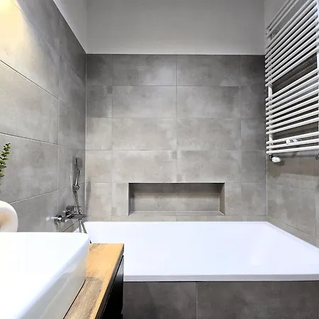 Appartement Marina Deluxe Ii - Garaz Podziemny, Widok Na Jezioro Z Kazdego Z 3 Pokoi, 70 M2, Netflix Iława