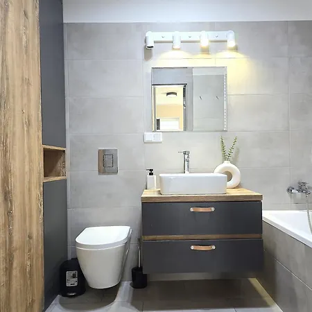 شقة Marina Deluxe Ii - Garaz Podziemny, Widok Na Jezioro Z Kazdego Z 3 Pokoi, 70 M2, Netflix