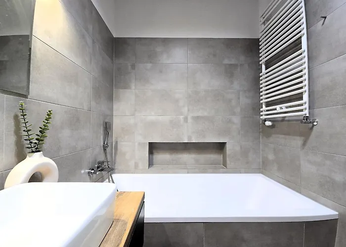 Apartment Marina Deluxe Ii - Garaz Podziemny, Widok Na Jezioro Z Kazdego Z 3 Pokoi, 70 M2, Netflix Ilawa