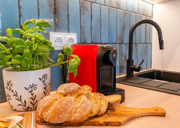 Marina Deluxe Ii - Garaz Podziemny, Widok Na Jezioro Z Kazdego Z 3 Pokoi, 70 M2, Netflix